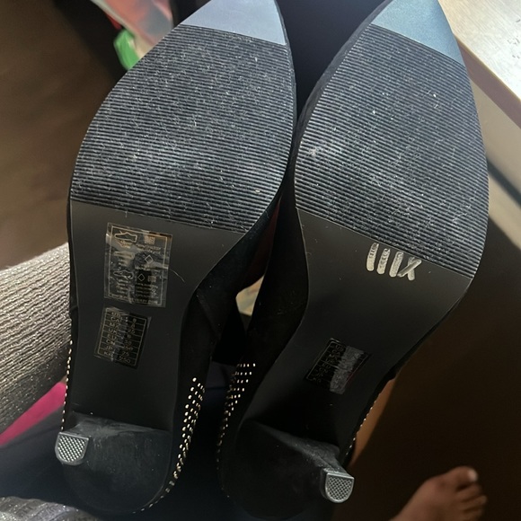 NWOT Heel Booties with Gold rhinestones - Picture 4 of 5